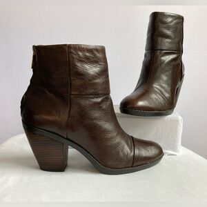 Bandolino Joined To Me Leather Boots - Dark Brown - Womens Size 7.5M